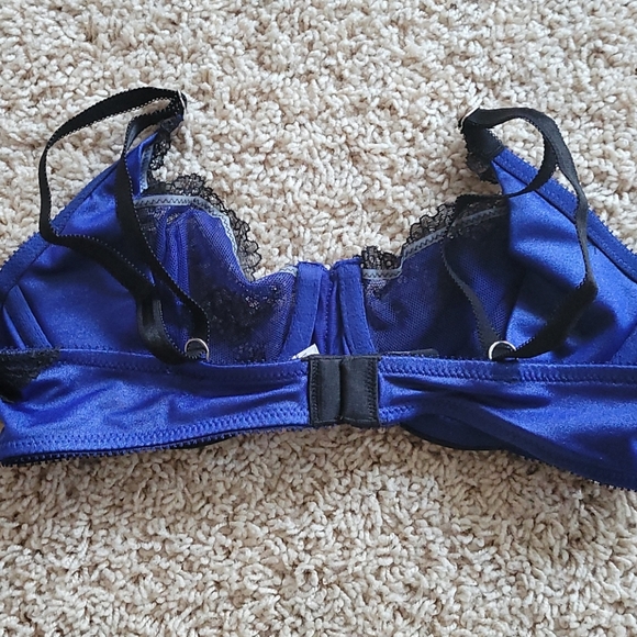 NWOT VS unlined demi bra 34B - Picture 6 of 7